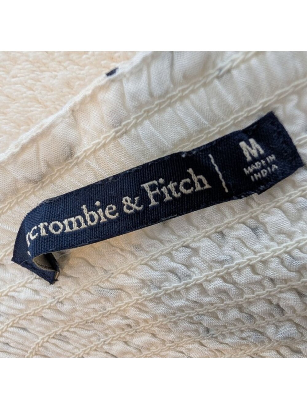 Abercrombie & Fitch Star Print Smocked Crop Top Size M White W/ Blue Stars Butto - Picture 4 of 11
